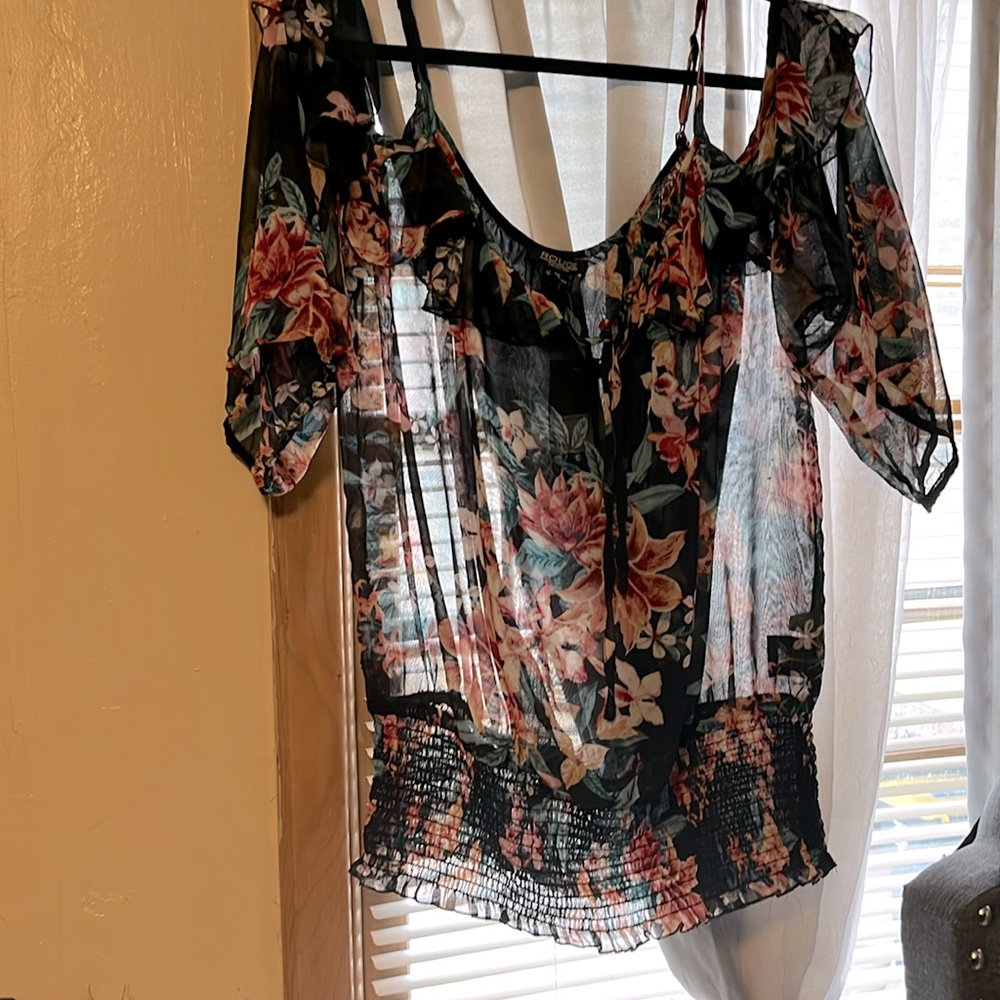 *NEW* Off The Shoulder Blouse